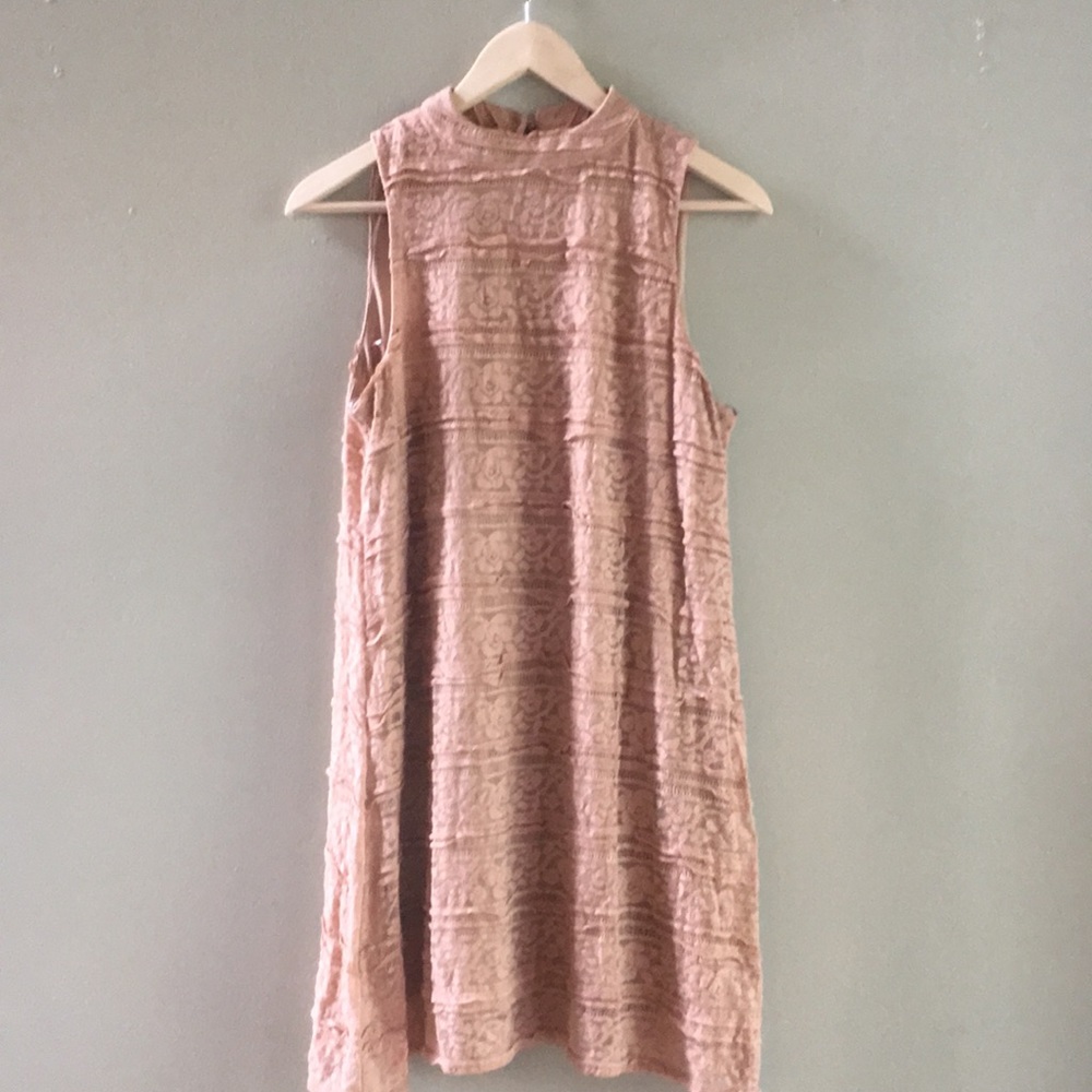 Sleeveless dusty rose lace dress